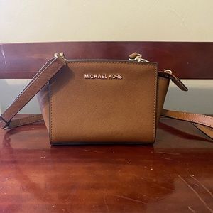 Michael Kors Crossbody